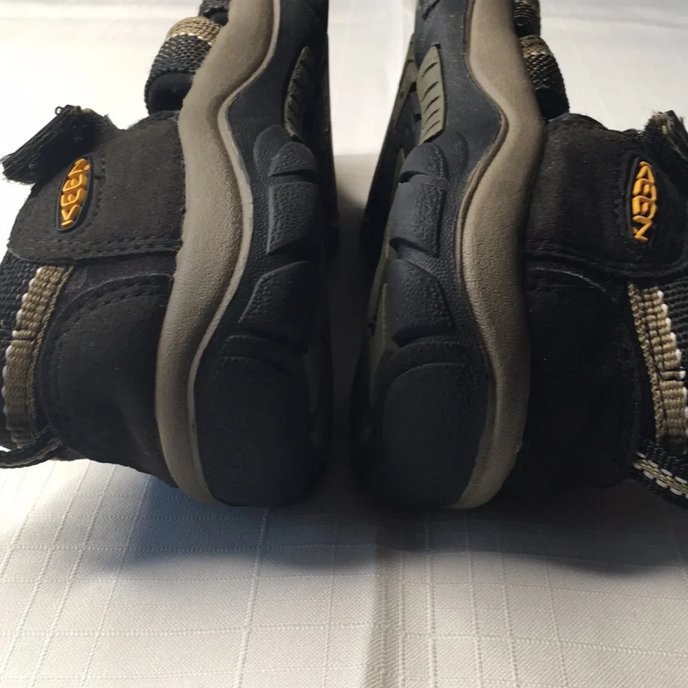 Keen Newport H2 waterproof sandal Black and Tan
